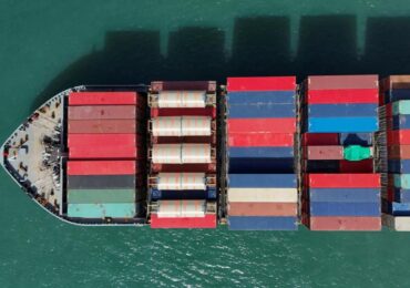 Китай приостановил 24% пошлины на американские товары на год  