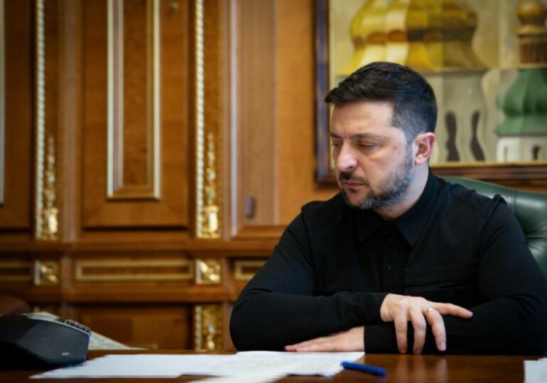 Зеленский провел первый разговор с новым премьером Японии