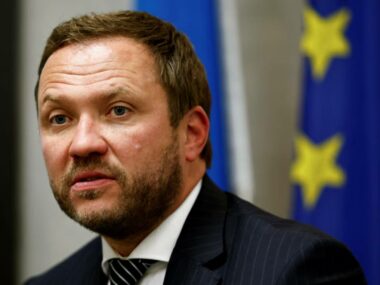 Глава МИД Эстонии призвал Китай присоединиться к давлению США и Европы на Путина