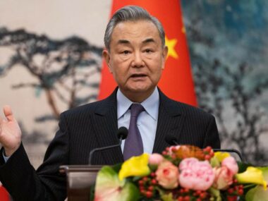 Ван И призвал Великобританию к усилению стратегической коммуникации 