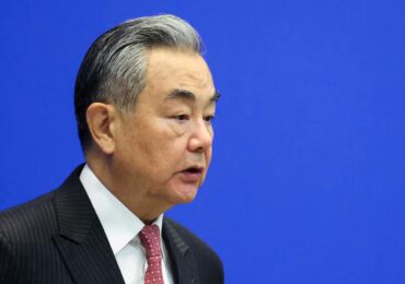 Китай готов возобновить обмены и сотрудничество с Канадой – Ван И