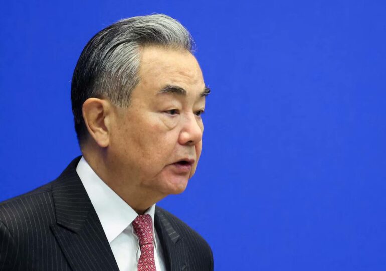 Китай готов возобновить обмены и сотрудничество с Канадой – Ван И