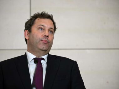 Вице-канцлер Германии посетит Китай для обсуждения торговых напряженностей