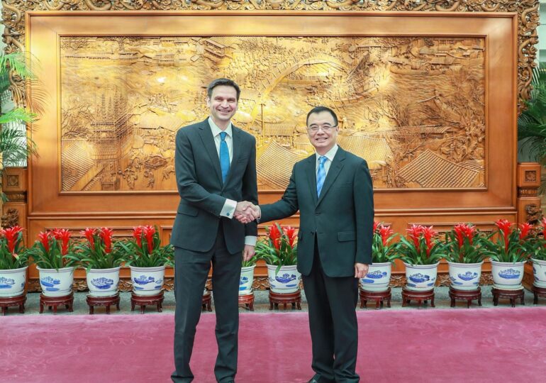 Посол Нечитайло встретился с помощником МИД КНР Лю Бинем