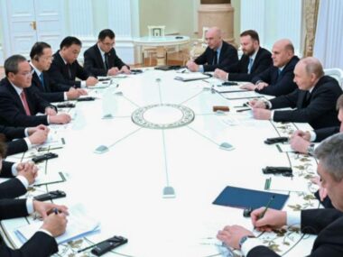 Премьер-министр Китая встретился с Путиным в Москве