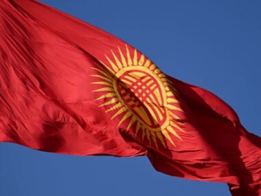 Кыргызстан начал строительство новой международной автотрассы в направлении Китая