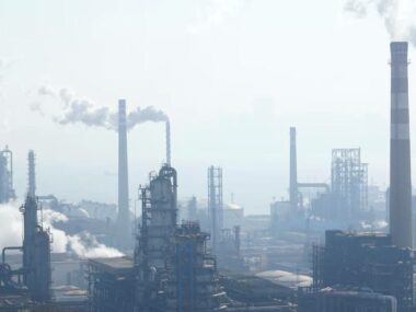 Банки и НПЗ Китая и Индии начали выполнять санкции США против РФ