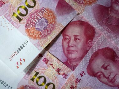 РФ запускает продажу облигаций в юанях 