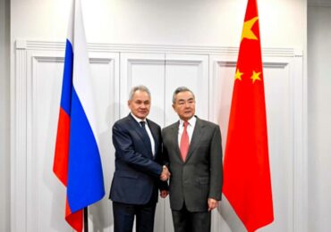 Шойгу и Ван И обсудили войну России против Украины