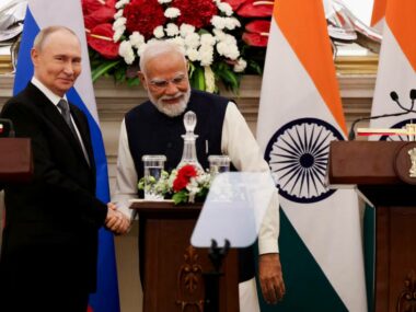 Производители оружия Индии тайно посещали РФ – Reuters