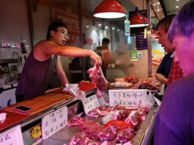 Китай вводит антидемпинговые пошлины на свинину из ЕС