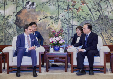 Посол Украины в КНР совершил региональный визит в Шанхай и Ханчжоу