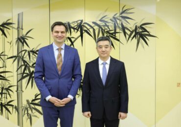 Посол Нечитайло встретился с зампредседателя Государственного комитета здравоохранения КНР