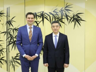 Посол Нечитайло встретился с зампредседателя Государственного комитета здравоохранения КНР