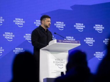 Зеленский в Давосе: Украина может помочь защитить Гренландию от РФ и Китая