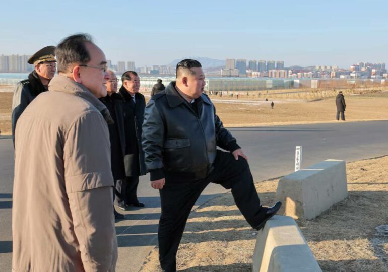 Ким Чен Ын объявил о масштабных строительных проектах в преддверии партийного съезда