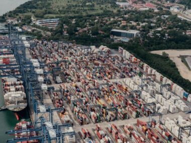 Суд Панамы аннулировал контракт CK Hutchison на управление портами Панамского канала