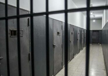 Китай приговорил бывшего министра юстиции к пожизненному заключению за взяточничество