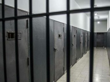 Китай приговорил бывшего министра юстиции к пожизненному заключению за взяточничество