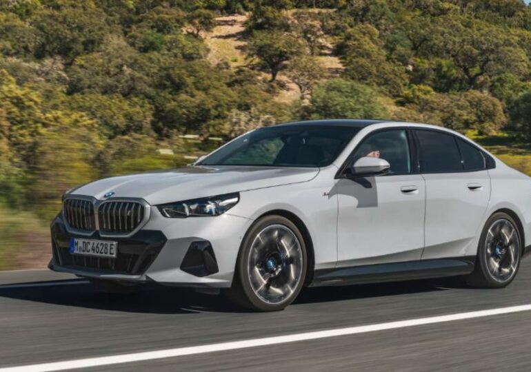 Reuters: иностранные автомобили попадают в РФ через Китай в обход санкций