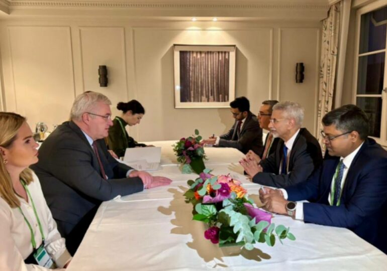 Сибига обсудил с главой МИД Индии удары РФ по украинской энергетике