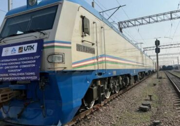 Из Китая в Таджикистан отправился первый пилотный контейнерный поезд