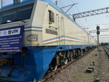 Из Китая в Таджикистан отправился первый пилотный контейнерный поезд