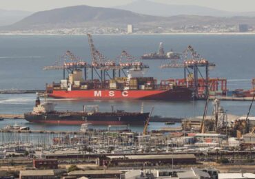 Китай призвал все стороны войны на Ближнем Востоке обеспечить защиту судов в Ормузском проливе