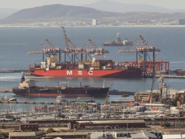 Китай призвал все стороны войны на Ближнем Востоке обеспечить защиту судов в Ормузском проливе