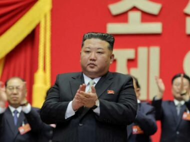 Ким Чен Ына вновь избрали главой государственных дел КНДР