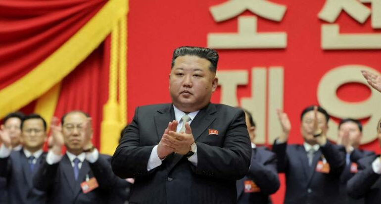 Ким Чен Ына вновь избрали главой государственных дел КНДР