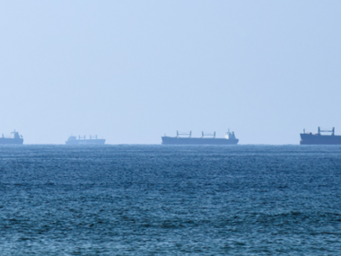 Китайское судно заплатило Ирану за проход через Ормузский пролив