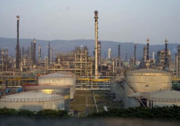 Bloomberg: Индия отказывается от расчетов в долларах при покупке российской нефти