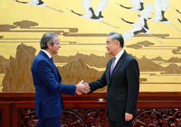 Ван И встретился с гендиректором МАГАТЭ Гросси