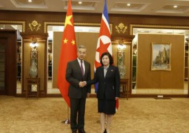 Ван И провел переговоры с главой МИД КНДР