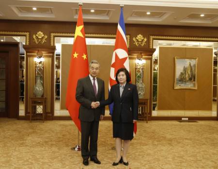 Ван И провел переговоры с главой МИД КНДР 