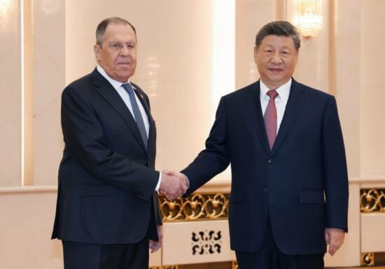 Си Цзиньпин и глава МИД РФ провели встречу в Пекине