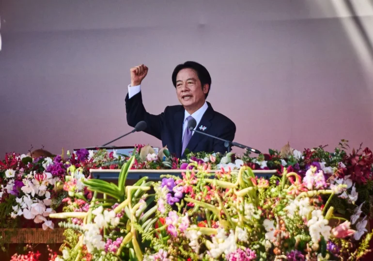 Президент Тайваня отменил первую за более чем год зарубежную поездку