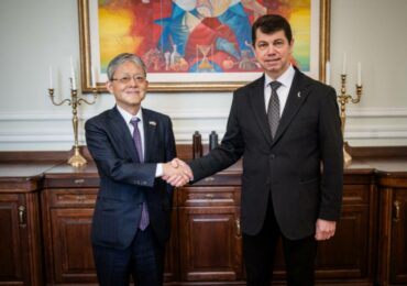 Замглавы МИД Украины провел встречу с послом Японии Накагоме