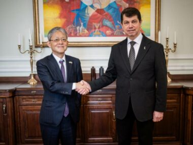 Замглавы МИД Украины провел встречу с послом Японии Накагоме