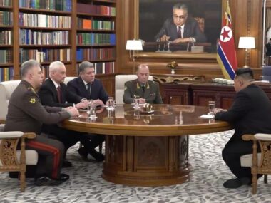 Министр обороны РФ провел переговоры с Ким Чен Ыном