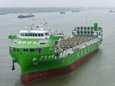 Китай сертифицировал самое большое в мире электросудно грузоподъемностью 740 TEU