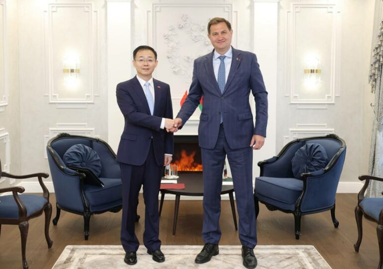 Глава МИД Беларуси и посол Китая обсудили предстоящие контакты лидеров двух стран