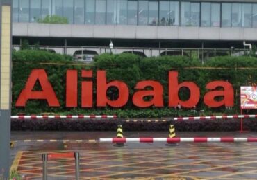 США добавили Alibaba и BYD в список компаний, помогающих армии КНР