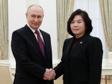 Путін провів переговори з главою МЗС КНДР в Москві