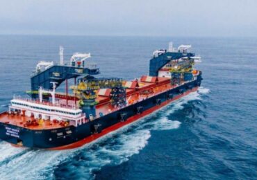 Китайська верф передала Rio Tinto перше у світі судно, що саморозвантажується