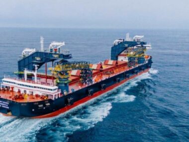 Китайська верф передала Rio Tinto перше у світі судно, що саморозвантажується