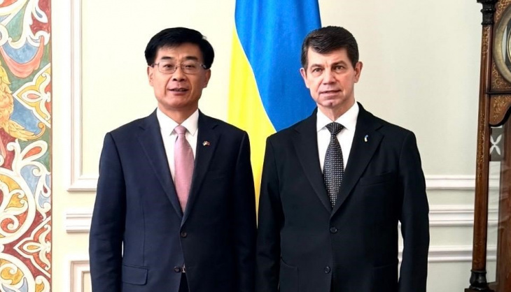 У МЗС України провели зустріч з послом Китаю в Україні Ма Шенкунем