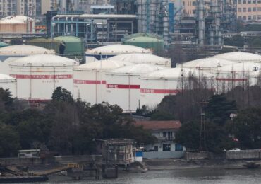 Китай намагається російською нафтою компенсувати скорочення поставок з Близького Сходу – Reuters