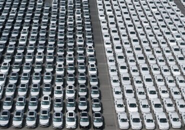 FT: ЄС попросив Китай обмежити постачання гібридних авто